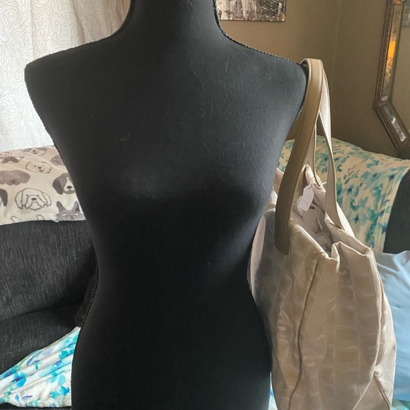 Chanel Beige Tote Bag - Picture 3 of 8